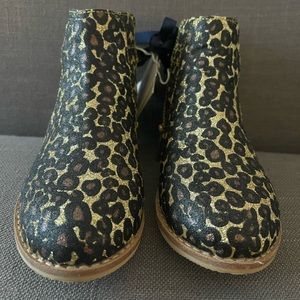 Girls low boots